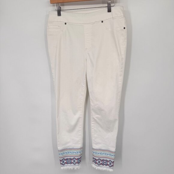 Chico's 0.5   White Pull-On  Ankle Pants Embroidered Hem Frayed Edge Womens Size - Picture 8 of 13